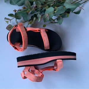Reva Women’s Flatform Universal Sandals in Coral Candy